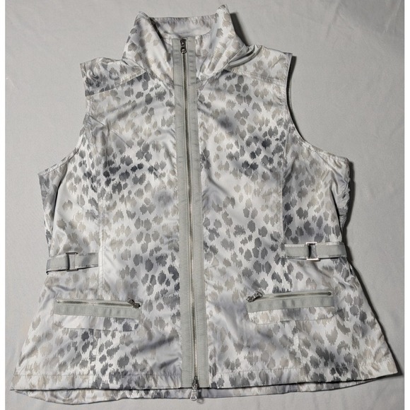 ZENERGY BY CHICO'S Gray Cheetah AOP Lightweight Lined Zip Vest Size 2 (Large 12) - Picture 12 of 16